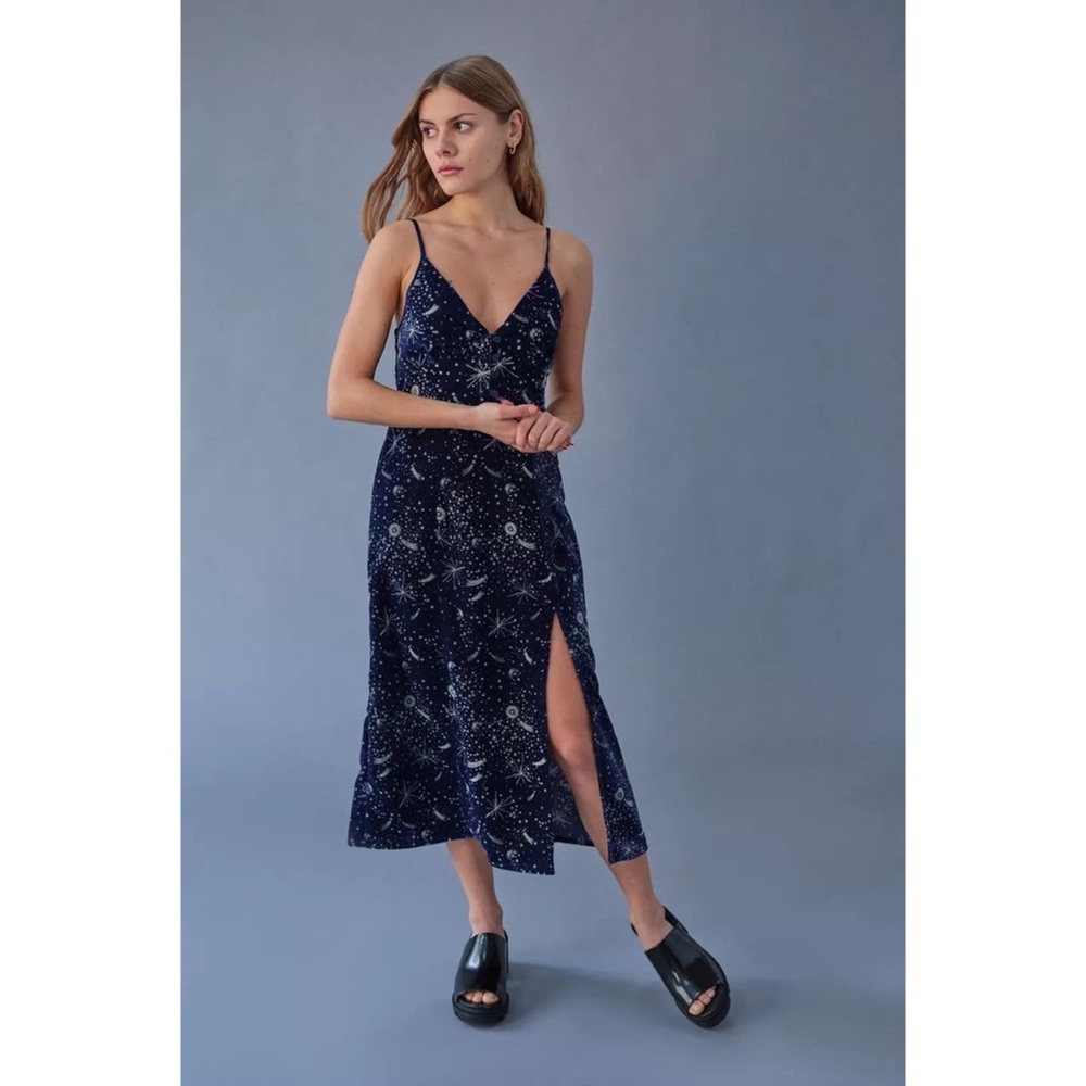 NWOT uo ~ rooftop ~ velvet midi dress